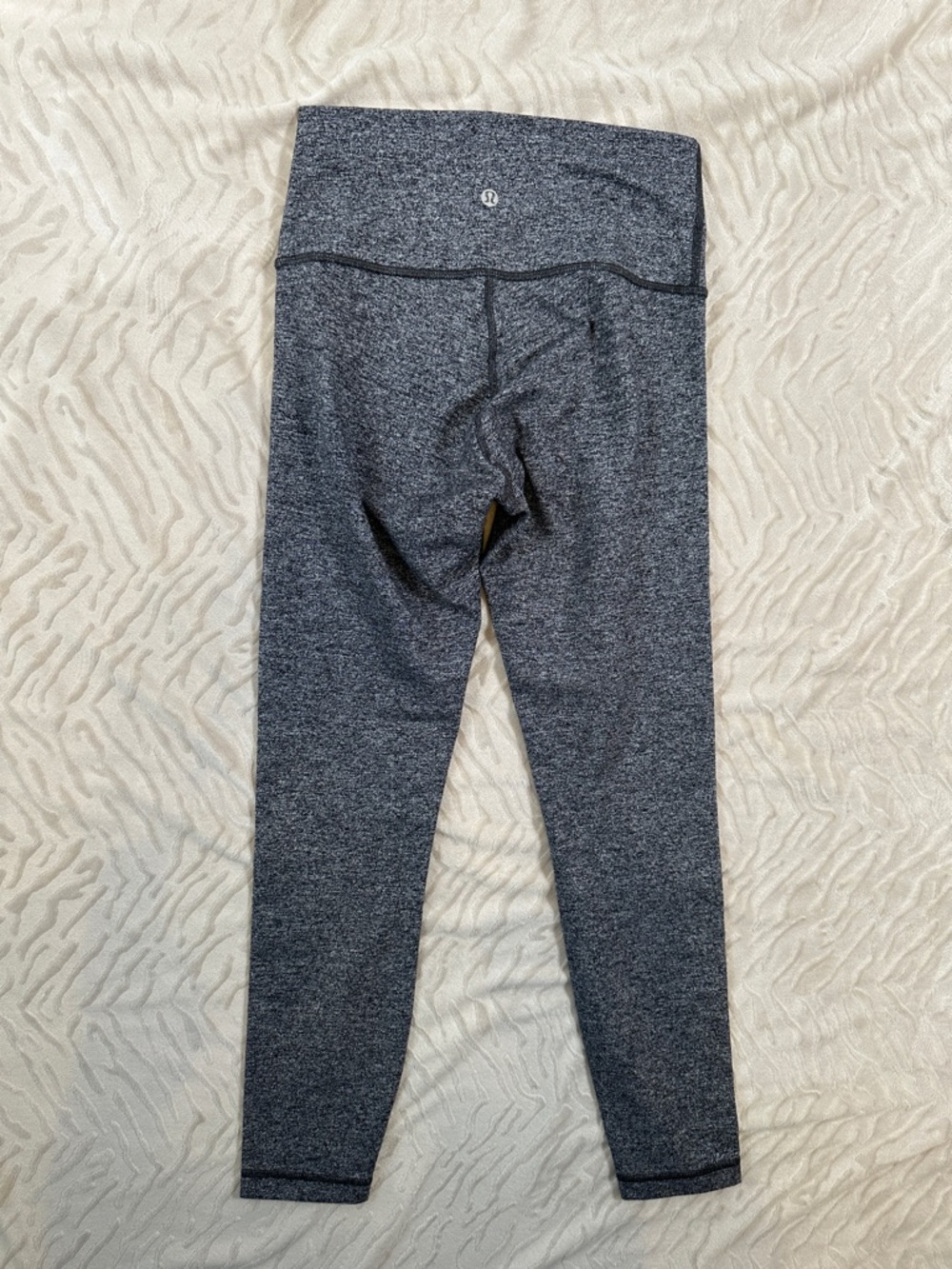 Lululemon Wunder Under HR leggings Size 6 - Picture 3 of 6
